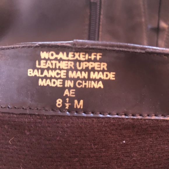 NWOT Brown Square Toed Boots - Picture 5 of 5